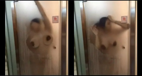 La chica del avión gimió como si se lo hubiera pasado bien en el baño.